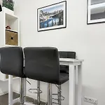 Zentrale Fuer 12 Gaeste Nahe Schlossplatz *