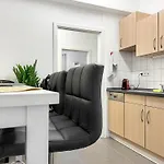 아파트 Zentrale Fuer 12 Gaeste Nahe Schlossplatz *