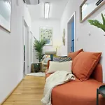 Zentrale Fuer 12 Gaeste Nahe Schlossplatz 슈투트가르트