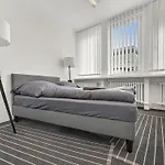 Zentrale Fuer 12 Gaeste Nahe Schlossplatz 아파트 *