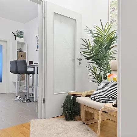 Apartamento Zentrale Für 9 Gäste Nahe Schlossplatz *