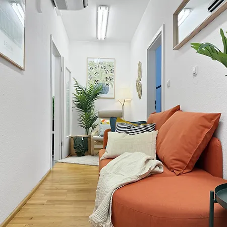 Zentrale Für 9 Gäste Nahe Schlossplatz Stuttgart