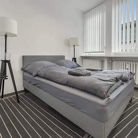 Zentrale Fuer 12 Gaeste Nahe Schlossplatz *