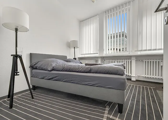 Zentrale Fuer 12 Gaeste Nahe Schlossplatz アパート *