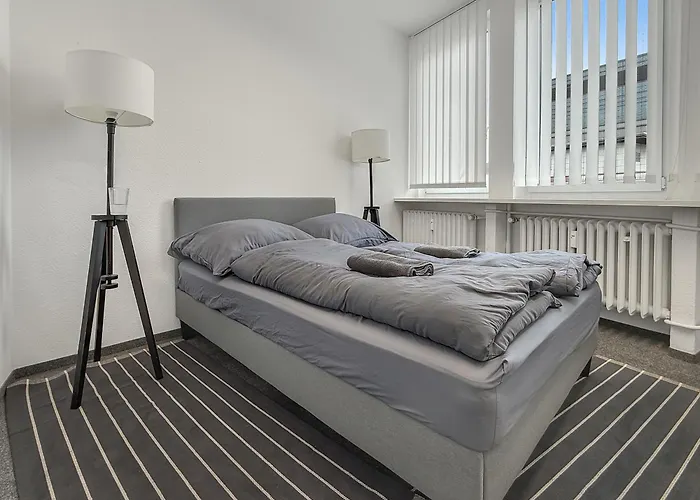 Zentrale Fuer 12 Gaeste Nahe Schlossplatz *