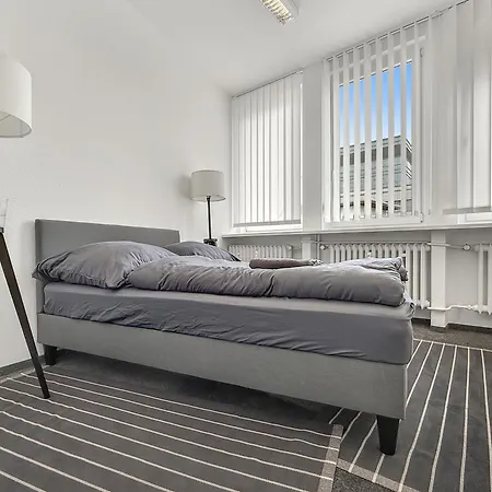 Zentrale Fuer 12 Gaeste Nahe Schlossplatz דירה *